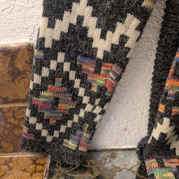 Multicolor Chevron Pattern Women Sweater Size Medium - Picture 3 of 6